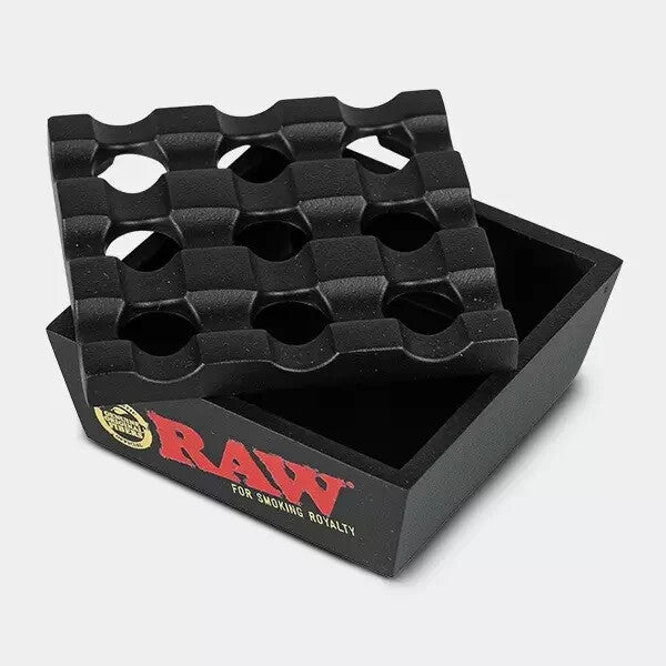 RAW Black Regal Ashtray with a matte black finish and wide opening, designed for smoking accessories.